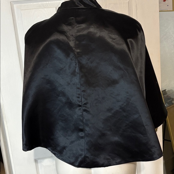 Elegant Burgundy and Black Satin Cape - Picture 6 of 6